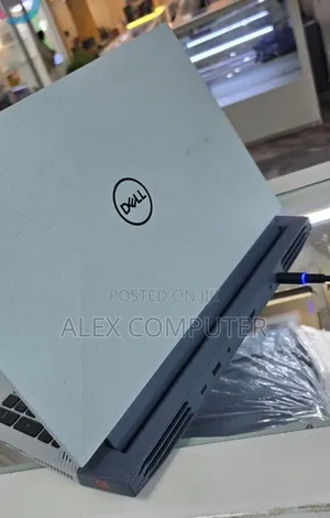 New Laptop Dell G15 5515 16GB Intel Core i7 SSD 512GB