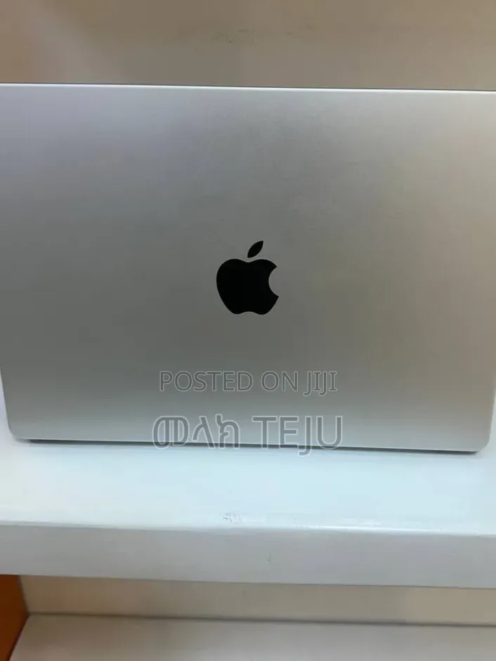 New Laptop Apple MacBook Pro 2023 M3 8GB Apple M3 SSD 512GB