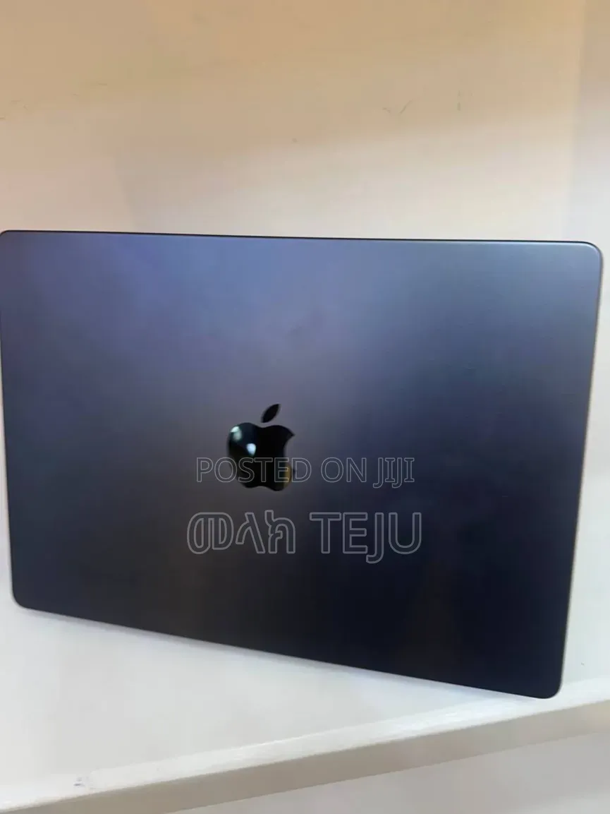 New Laptop Apple MacBook Pro 2025 M5 16GB Apple M5 SSD 512GB