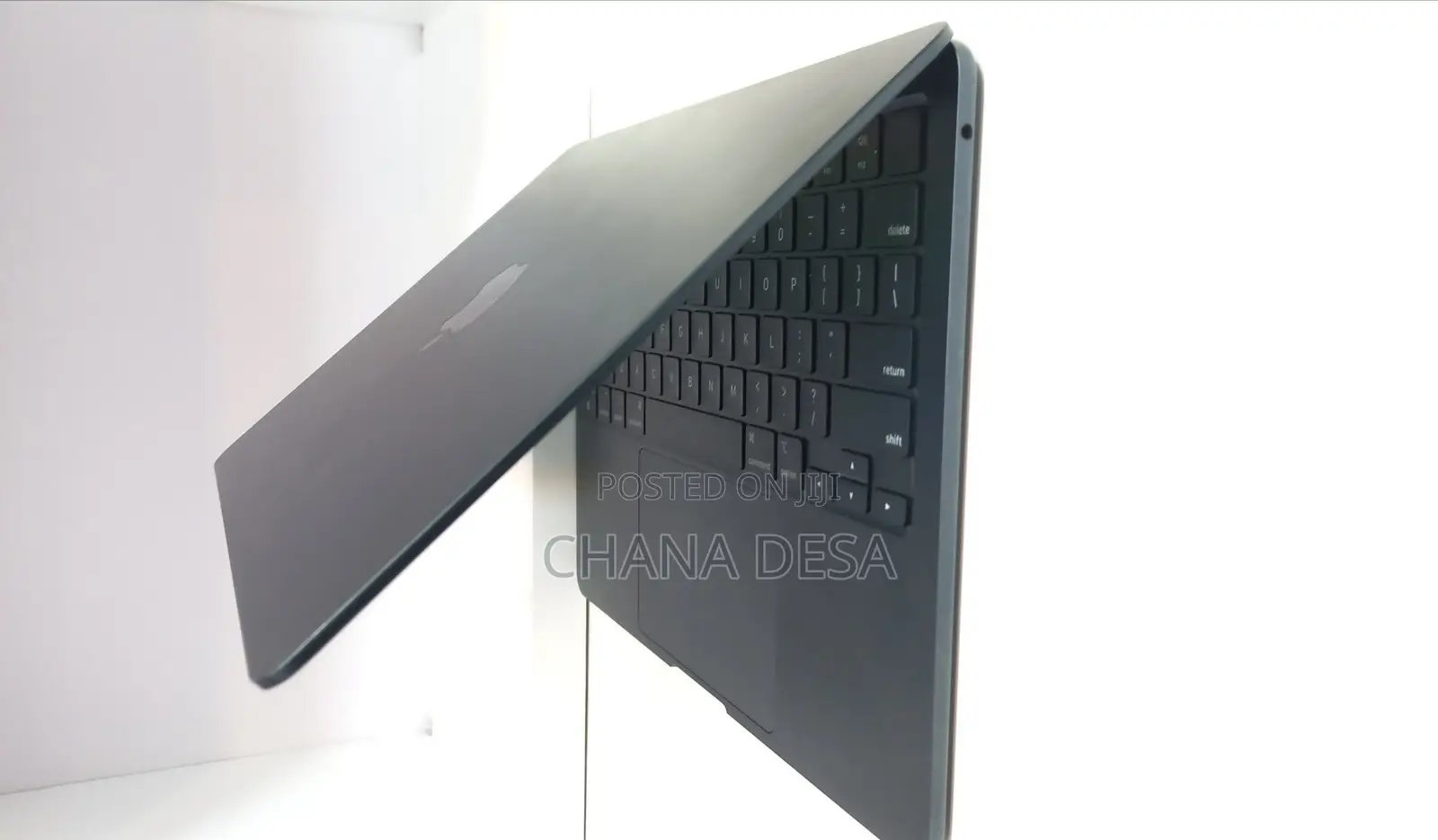New Laptop Apple MacBook Air 2022 M2 8GB Apple M2 SSD 256GB