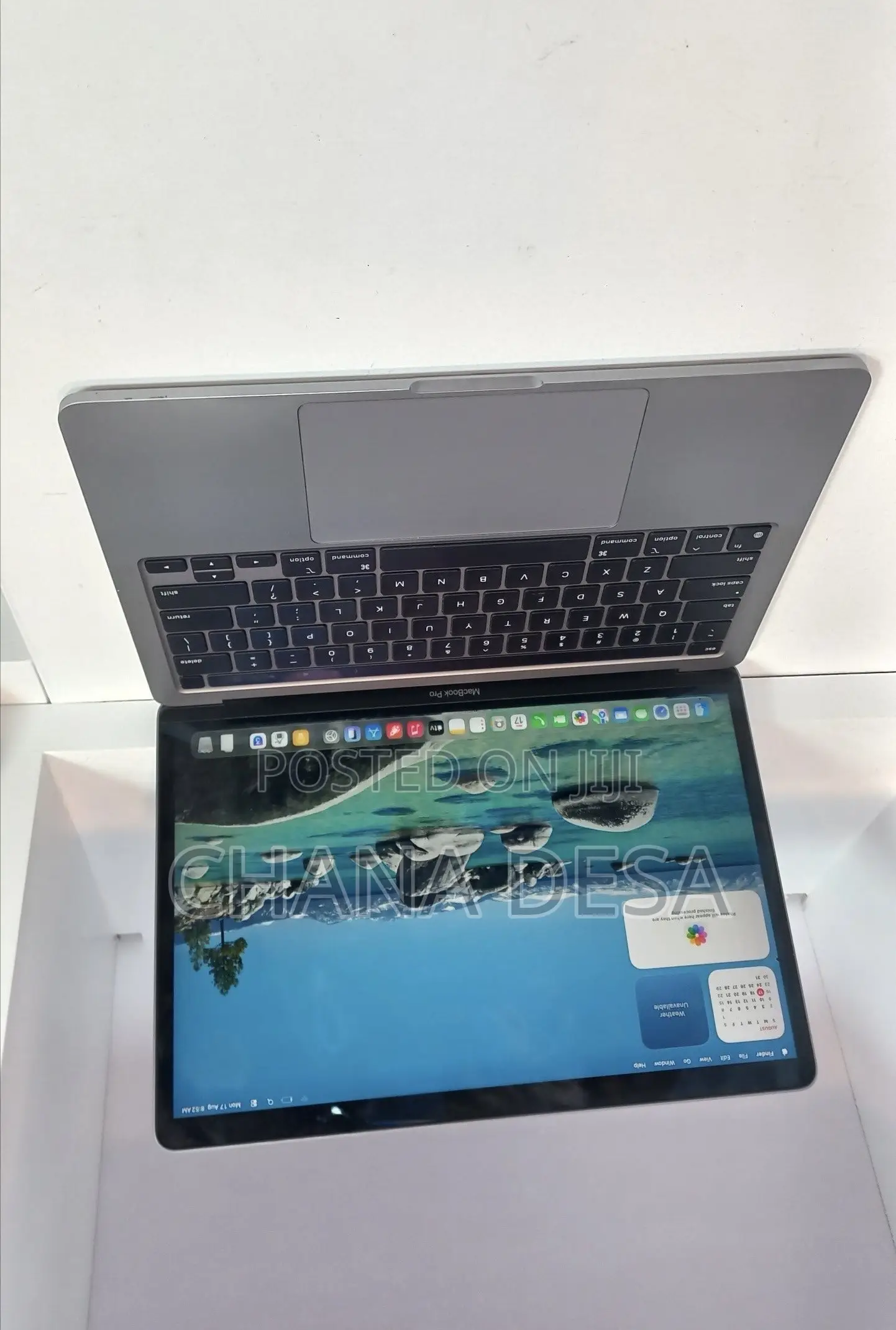 New Laptop Apple MacBook Pro 2020 M1 8GB Apple M1 Pro SSD 256GB