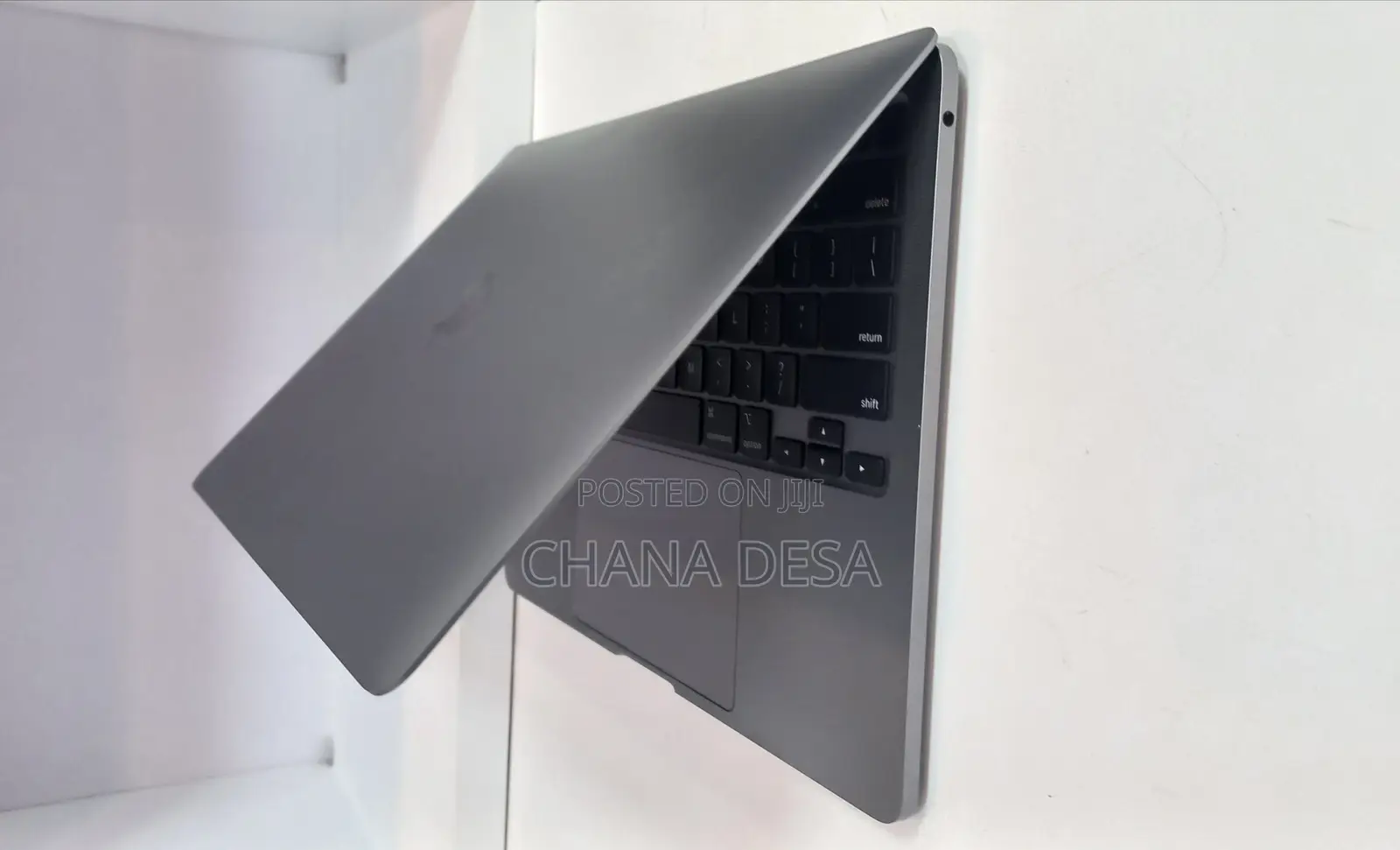 New Laptop Apple MacBook Pro 2020 M1 8GB Apple M1 Pro SSD 256GB