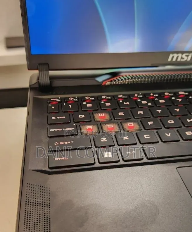 New Laptop MSI Raider GE68HX 13VI-202US 16GB Intel Core i9 SSD 1T