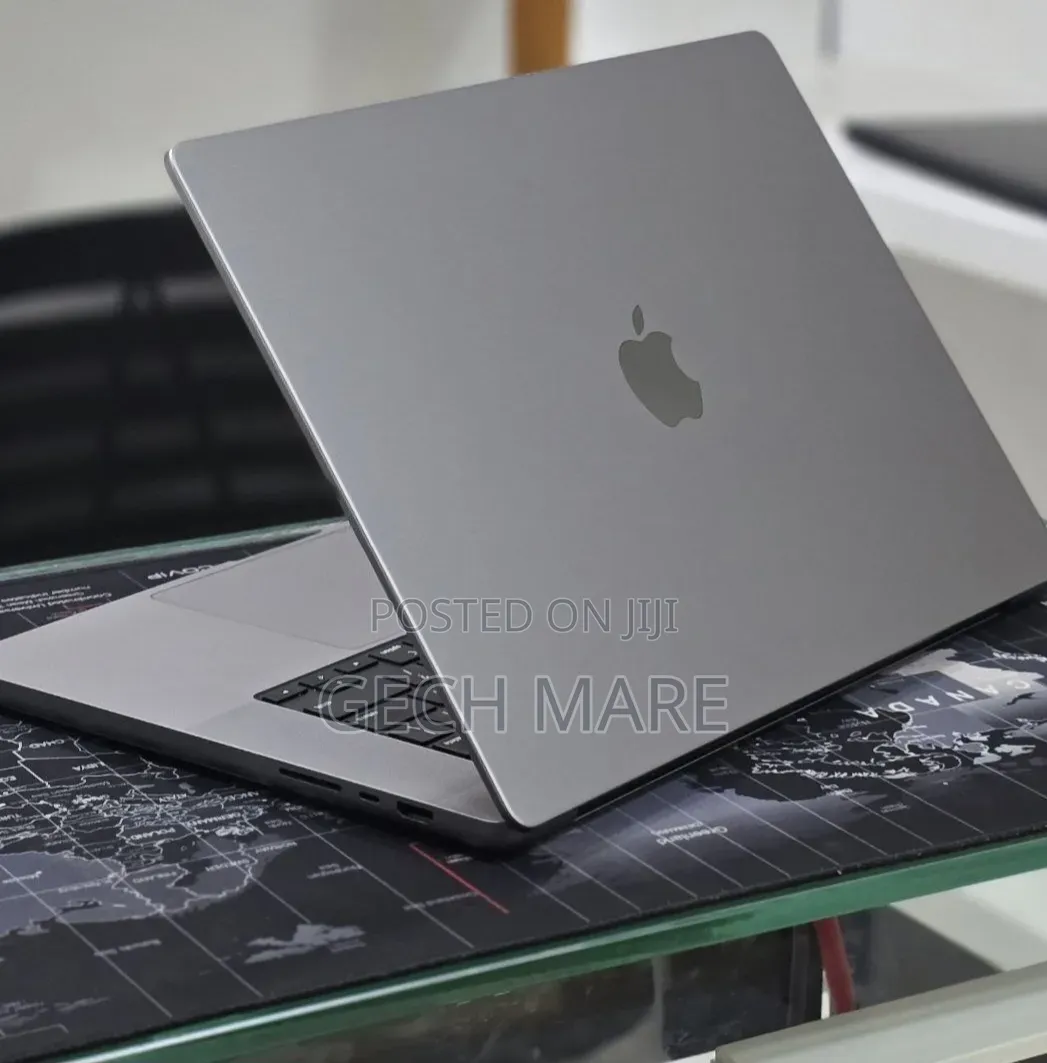 New Laptop Apple MacBook Pro 2022 M2 16GB Apple M2 SSD 512GB