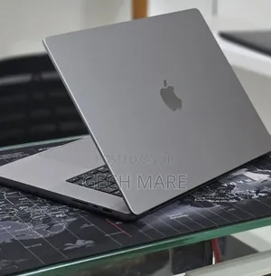 New Laptop Apple MacBook Pro 2022 M2 16GB Apple M2 SSD 512GB