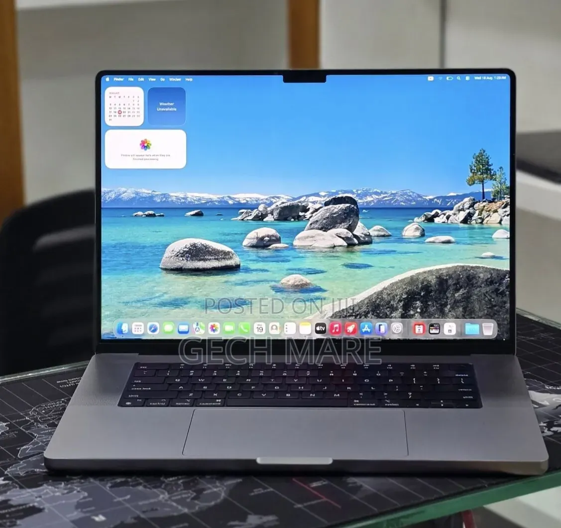 New Laptop Apple MacBook Pro 2022 M2 16GB Apple M2 SSD 512GB