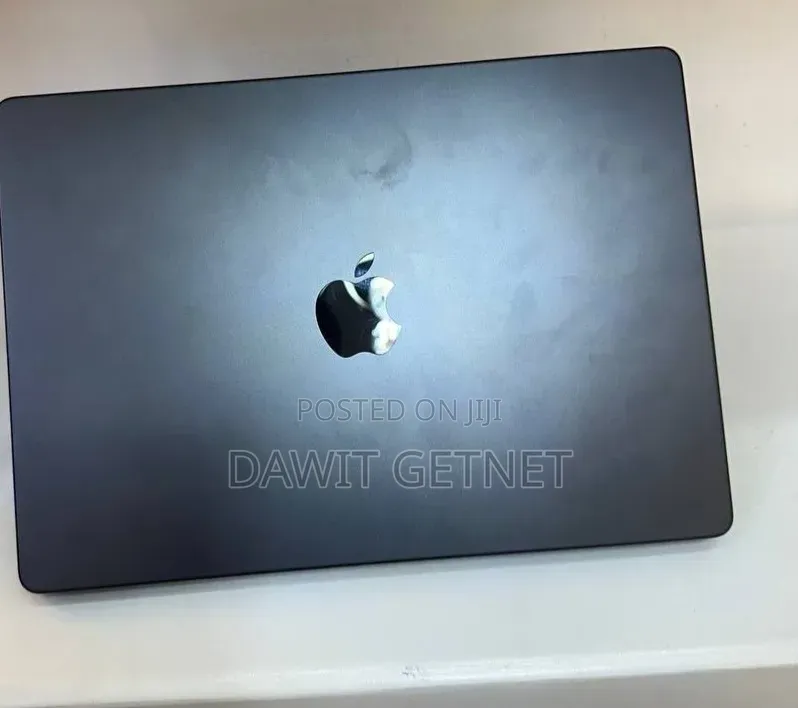 New Laptop Apple MacBook Pro 2024 M4 16GB Apple M4 SSD 512GB