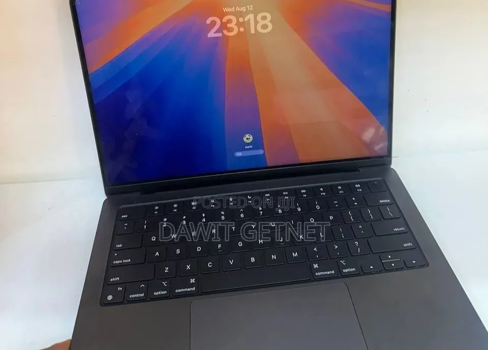 New Laptop Apple MacBook Pro 2024 M4 16GB Apple M4 SSD 512GB