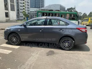 Toyota Yaris 2014 Gray