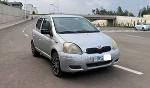 Toyota Vitz 2004 Silver