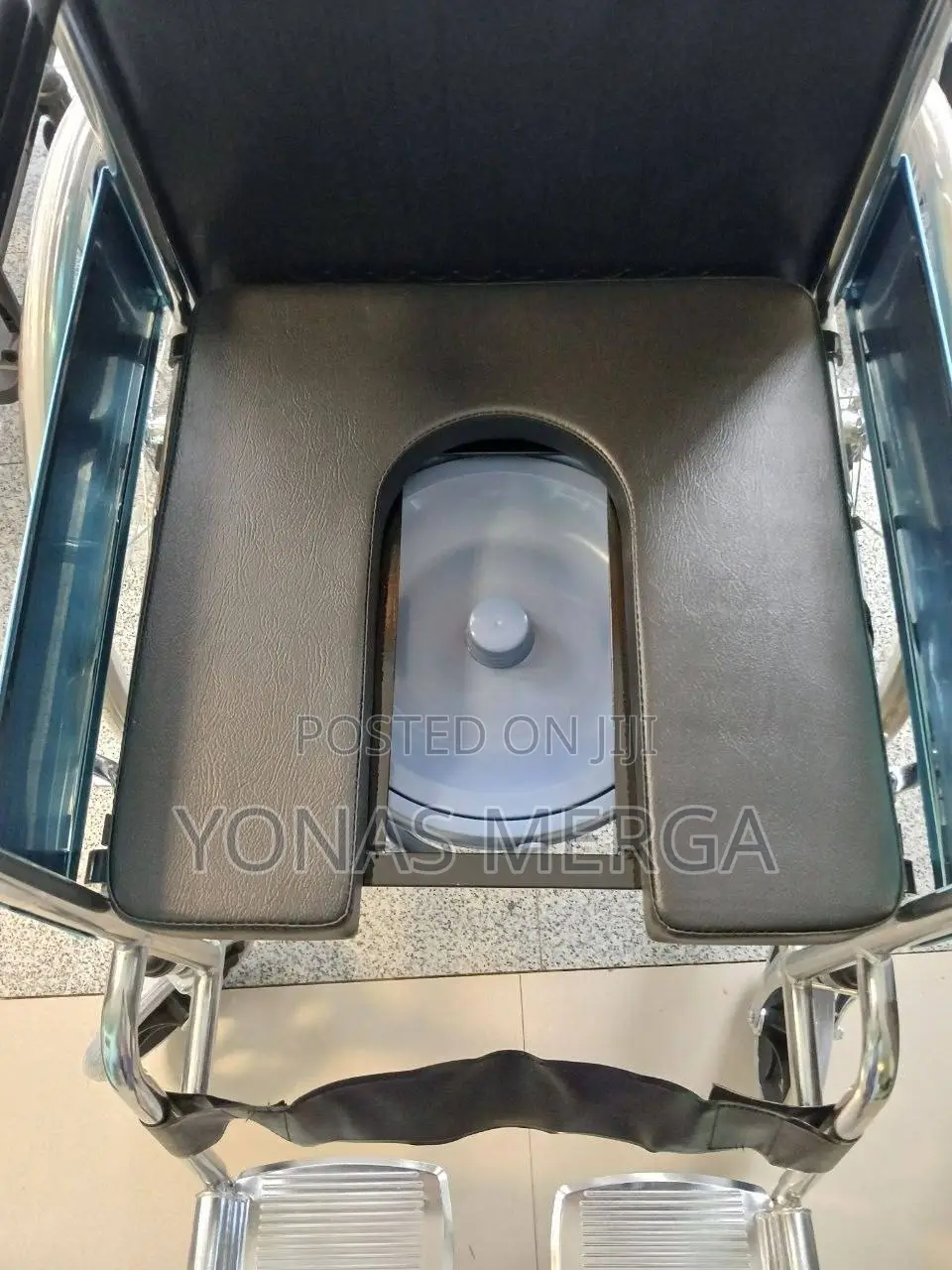 Commode/Toilet wheelchair快三Categories: Aluminium Commode Chair
