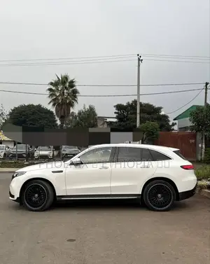 Mercedes-Benz EQC EQC400 4MATIC 2022 White
