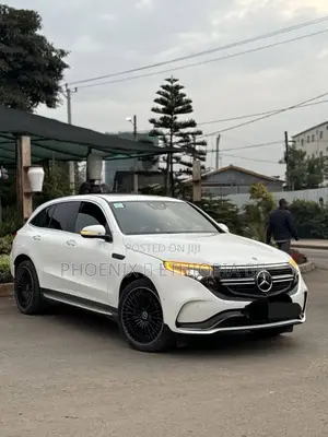 Mercedes-Benz EQC EQC400 4MATIC 2022 White