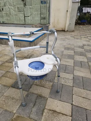 Commode Chair Walker and Shower Taking All in One Commode Chair New
