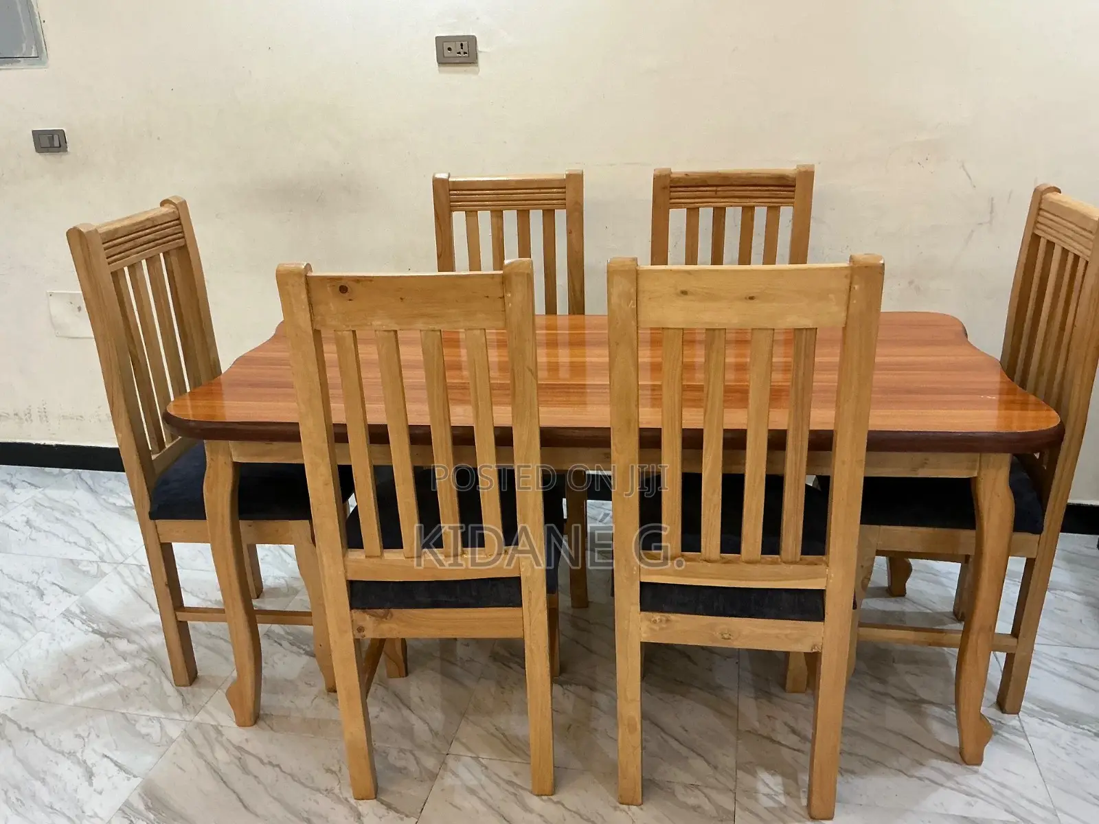 Dinning Table/ የምግብ ጠረጴዛ ከ6 ወንበር