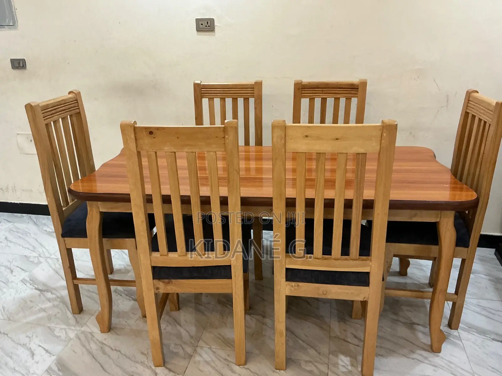 Dinning Table/ የምግብ ጠረጴዛ ከ6 ወንበር