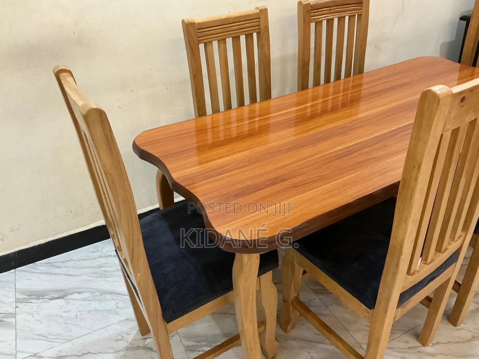 Dinning Table/ የምግብ ጠረጴዛ ከ6 ወንበር