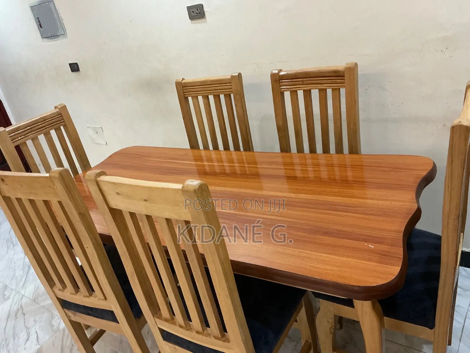 Dinning Table/ የምግብ ጠረጴዛ ከ6 ወንበር