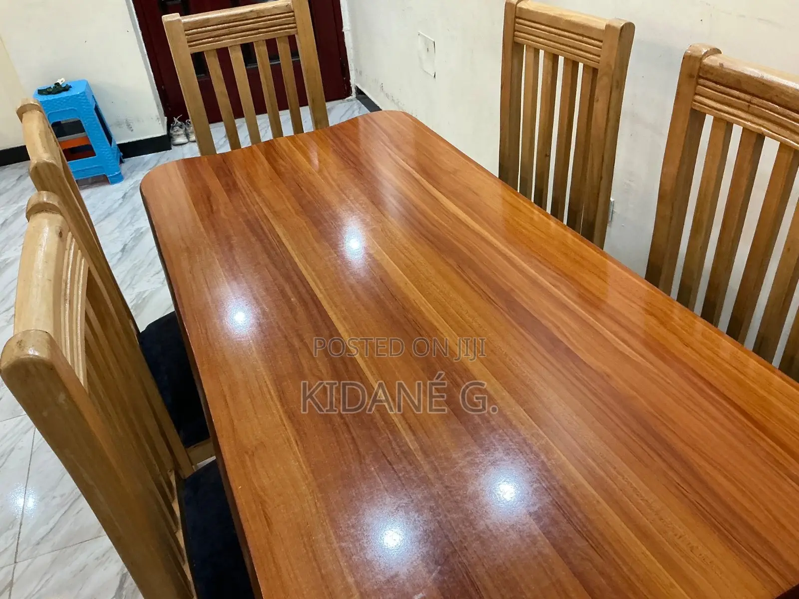 Dinning Table/ የምግብ ጠረጴዛ ከ6 ወንበር