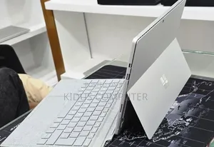 New Laptop Microsoft Surface 8GB Intel Core i5 SSD 256GB