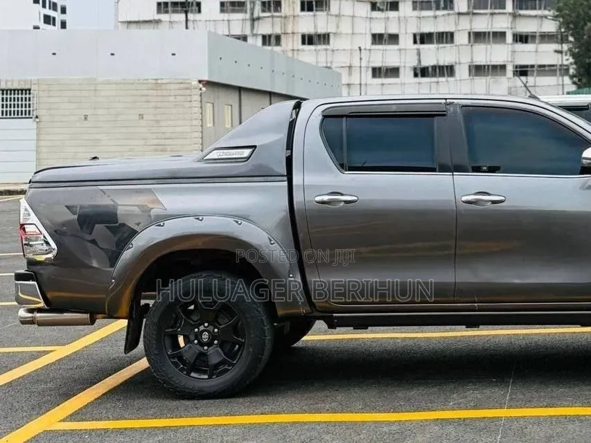 Toyota Hilux 2019 Black