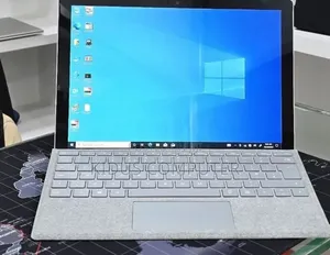 New Laptop Microsoft Surface 8GB Intel Core i5 SSD 256GB