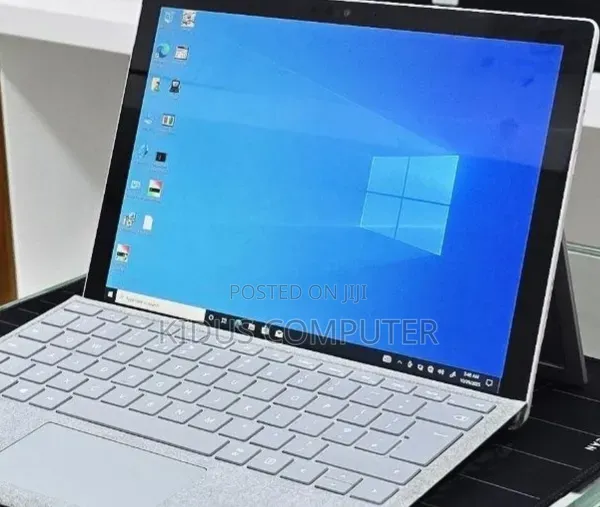 New Laptop Microsoft Surface 8GB Intel Core i5 SSD 256GB