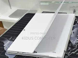 New Laptop Microsoft Surface 8GB Intel Core i5 SSD 256GB