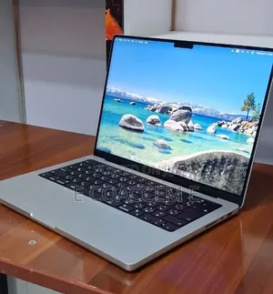 New Laptop Apple MacBook 16GB Apple M4 SSD 512GB