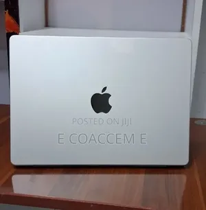New Laptop Apple MacBook 16GB Apple M4 SSD 512GB