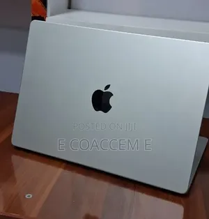 New Laptop Apple MacBook 16GB Apple M4 SSD 512GB