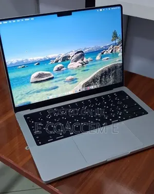 New Laptop Apple MacBook 16GB Apple M4 SSD 512GB