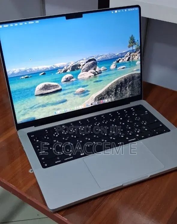 New Laptop Apple MacBook 16GB Apple M4 SSD 512GB