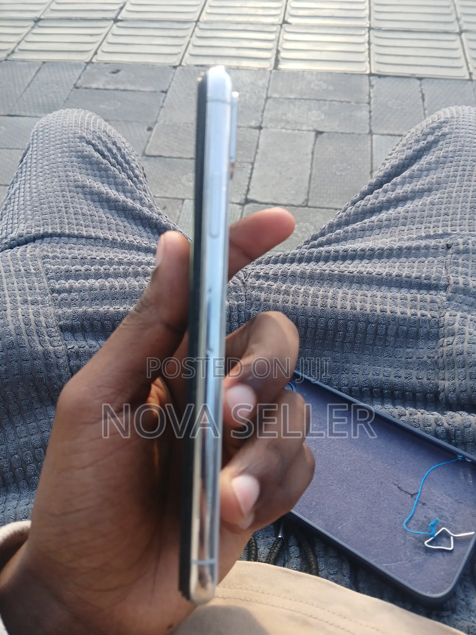 Apple iPhone X 256 GB White