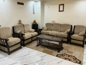 ሶፋ 7 (3+2+1+1) እና የመሃል ጠረጴዛ/Sofa 7 Seater and Center Table