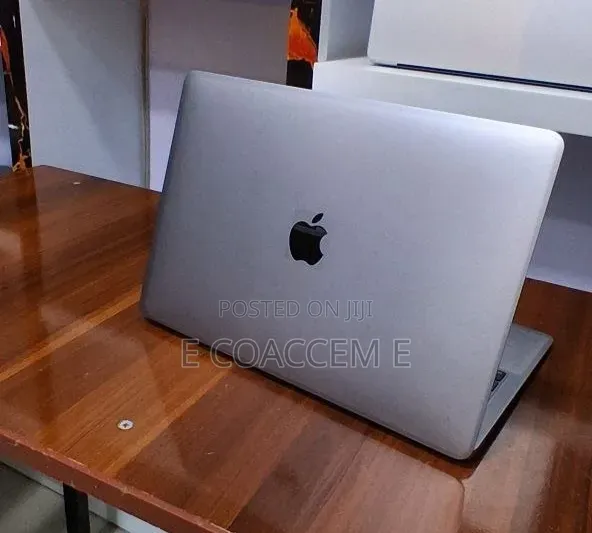 New Laptop Apple MacBook 8GB Intel Core i5 SSD 128GB