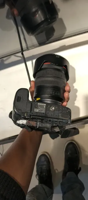 Canon R Camera 24-105 Lenes