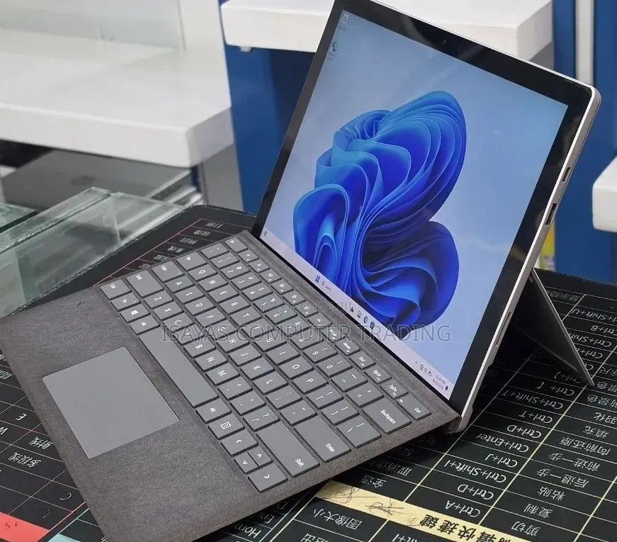 New Laptop Microsoft Surface Pro 7 32GB Intel Core i7 SSD 1T