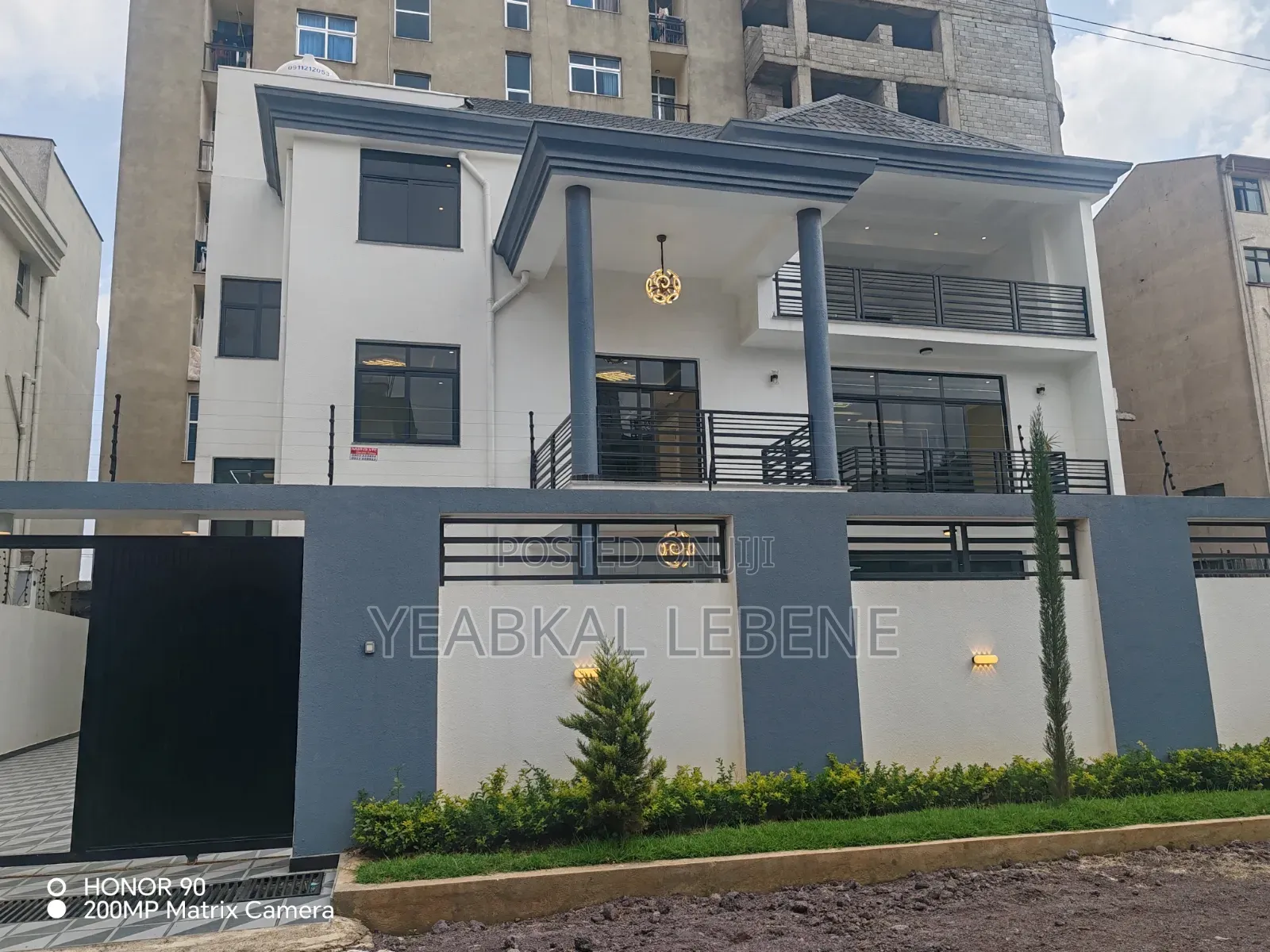 Furnished 9bdrm House in Bole for sale