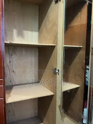 ቁምሳጥን 3 ተከፋች/Shelf