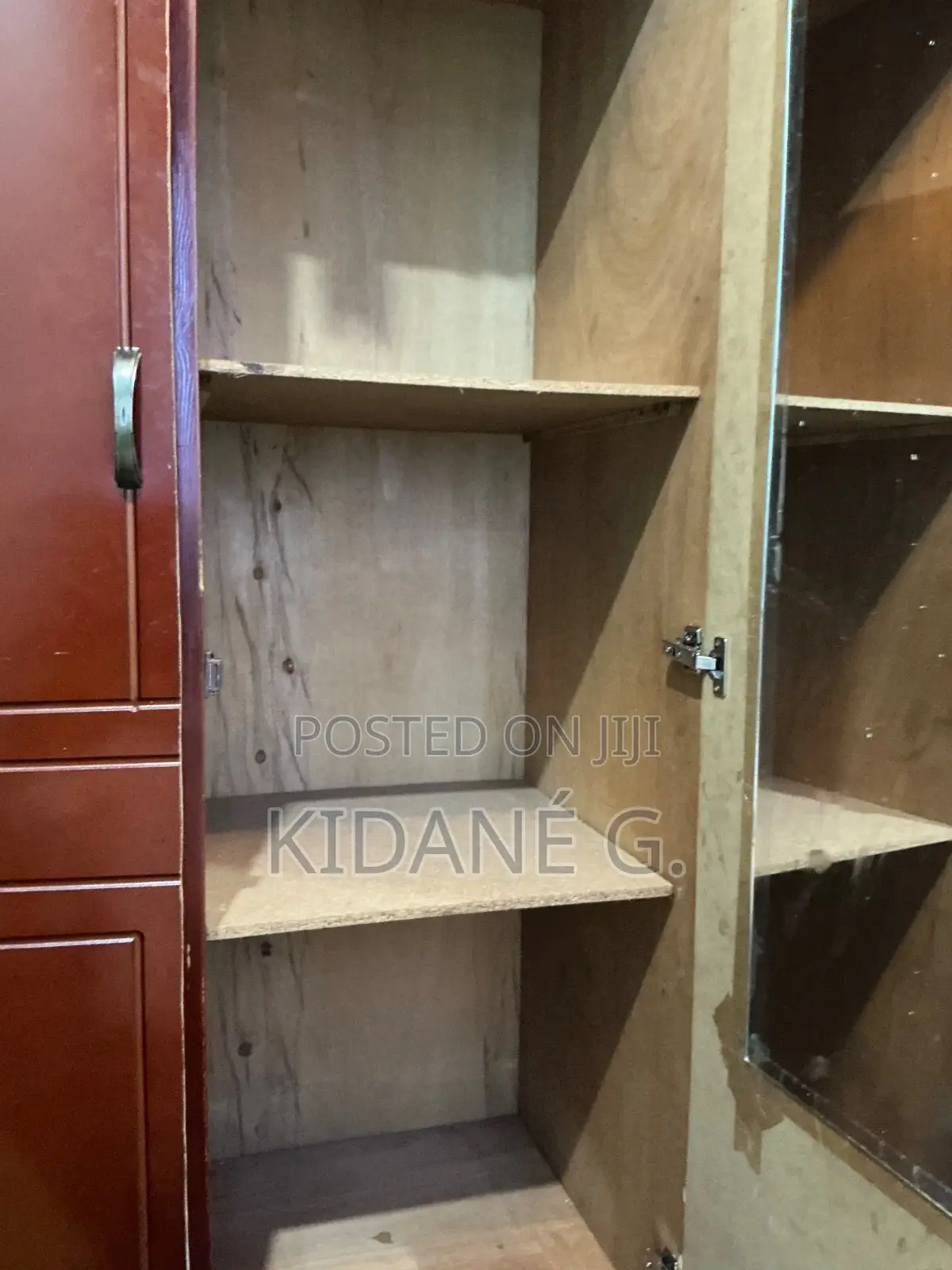 ቁምሳጥን 3 ተከፋች/Shelf