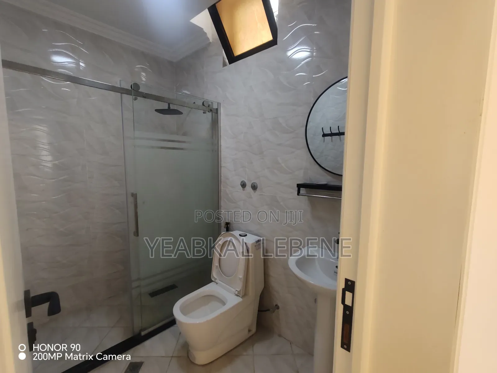 Furnished 9bdrm House in Bole for sale