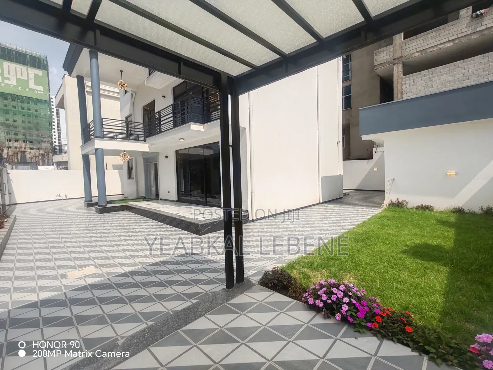 Furnished 9bdrm House in Bole for sale