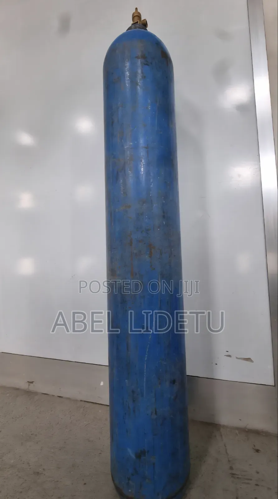 Oxygen Cylinder Offering Max Durability With Minimum Carrying Weight