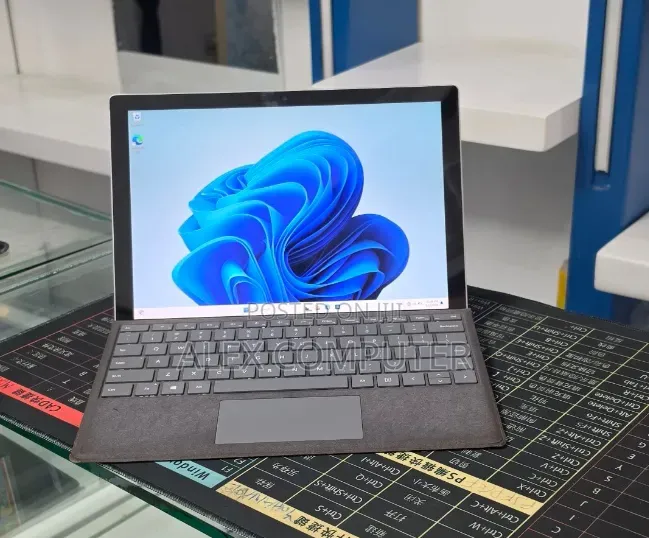 New Laptop Microsoft Surface Pro 7+ 32GB Intel Core i7 SSD 1T