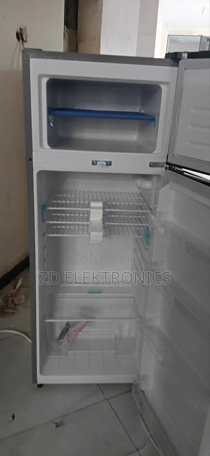 Cool Refrigerator Oratory Model 350 Modern Deslgn