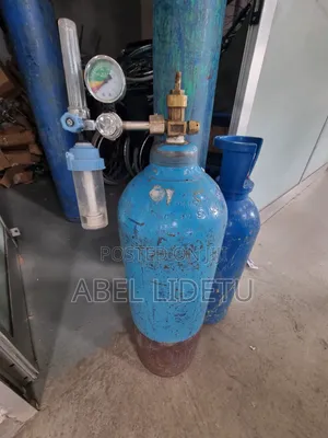 Quick-Connect Medical Oxygen Cylinder