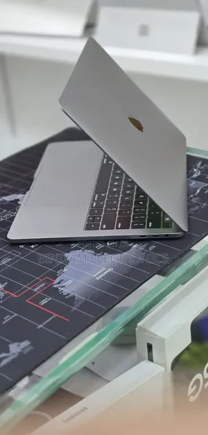New Laptop Apple MacBook Pro 2020 M1 16GB Apple M1 SSD 512GB