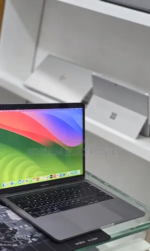 New Laptop Apple MacBook Pro 2020 M1 16GB Apple M1 SSD 512GB