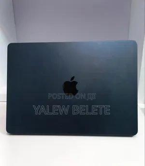 New Laptop Apple MacBook Air 2022 M2 8GB Apple M2 SSD 256GB
